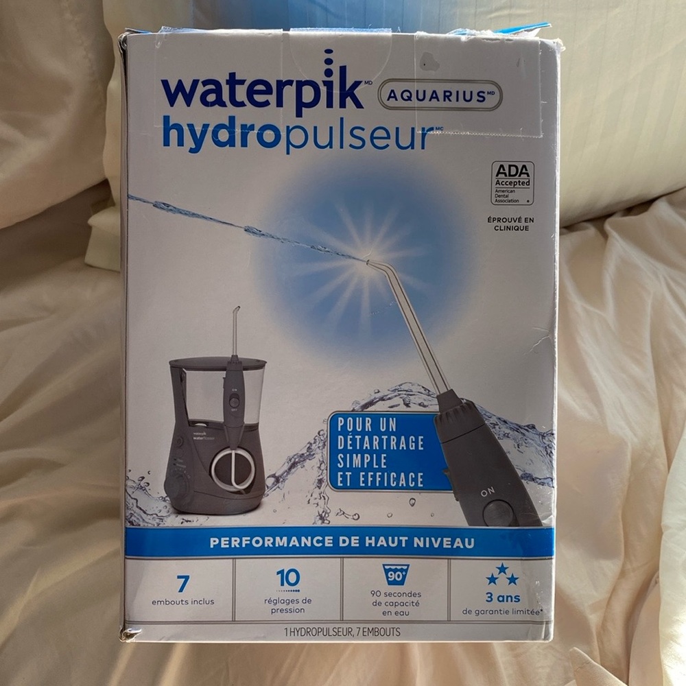 NEW Waterpik Aquarius Water Flosser with 7 tips, color: grey